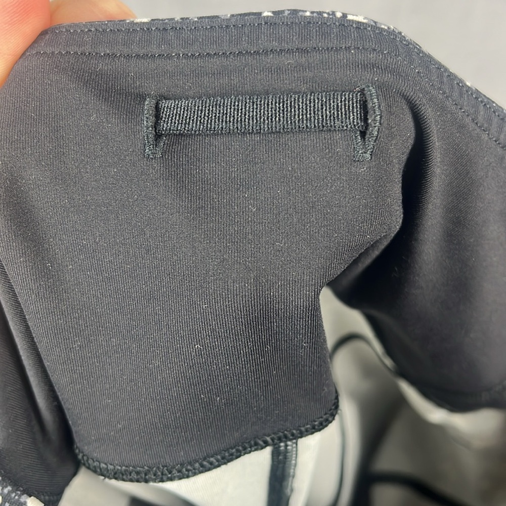 Lululemon Pace Rival Crop (Marathon) in Splatter White Black / Black. - Picture 10 of 12